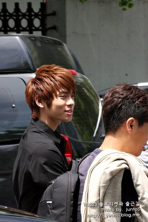 Jonghyun Recording Immortal Song 2 [110523] IMG_1072