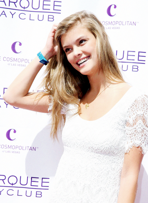 Nina Agdal/ნინა აგდალი - Page 20 D74bd078d0b438d808645ff2c30f1dd1