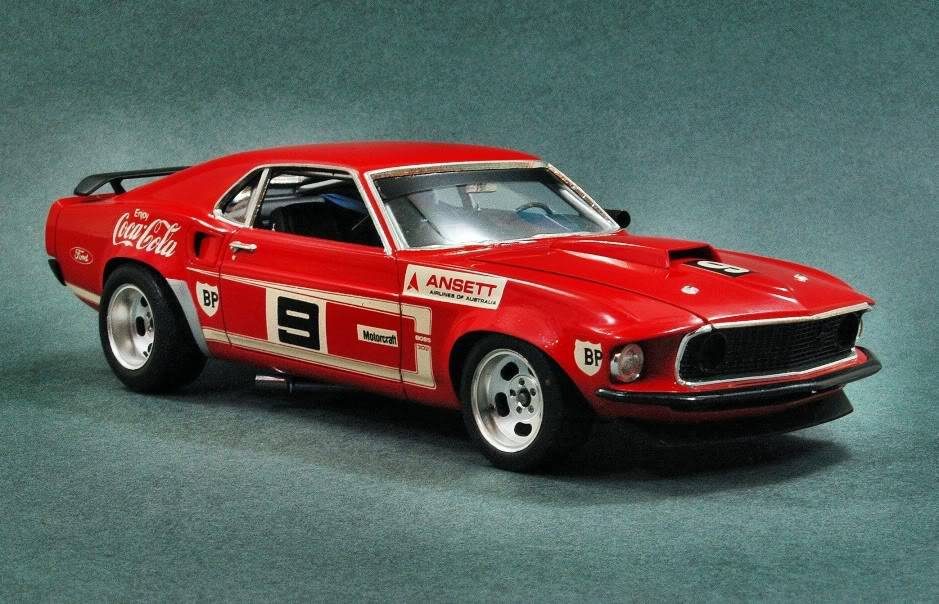 Allan Moffat's BOSS 302. Mof01