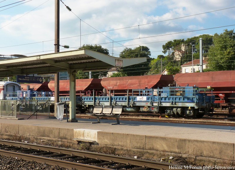 aubagne - En gare d'Aubagne... 002-BorderMaker-3