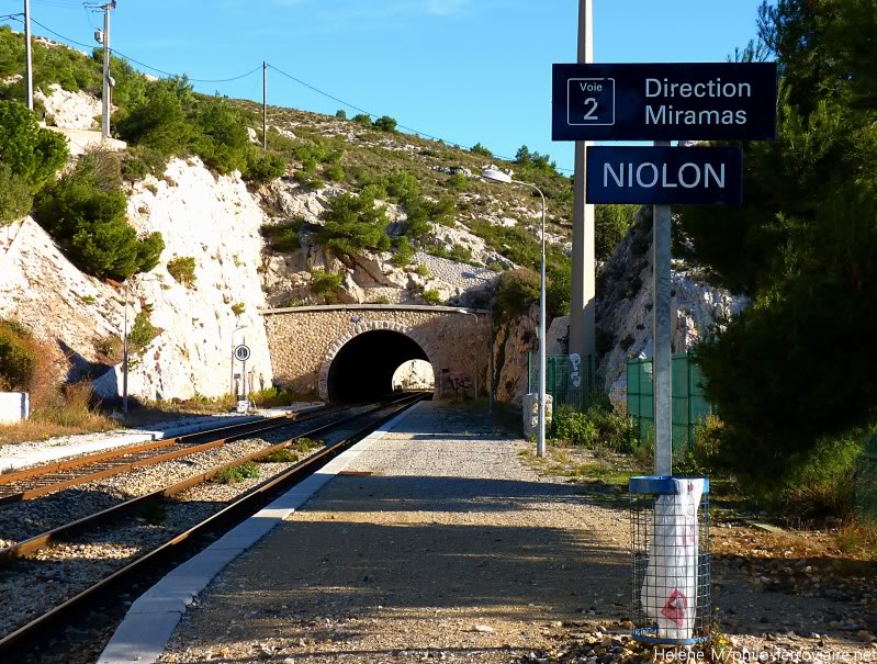 cote bleue - La côte bleue gare par gare ... - Page 2 P1010251-BorderMak