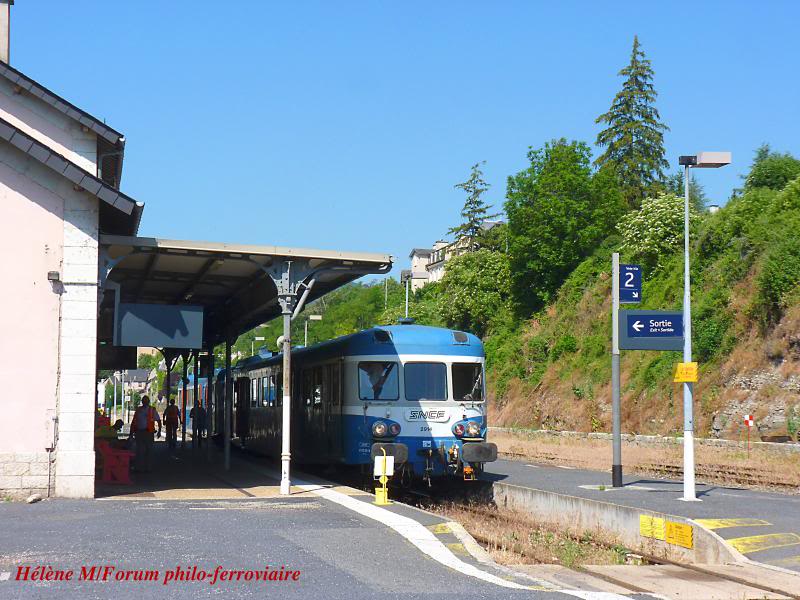 1. Trans' Lozérien : X 2800 en gare de Mende.  P1030423_zps17b46a6a