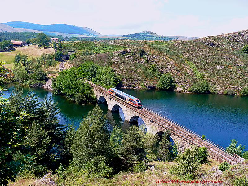 Le viaduc du Rachas ( 48 )... P1030771_zps190cfe29