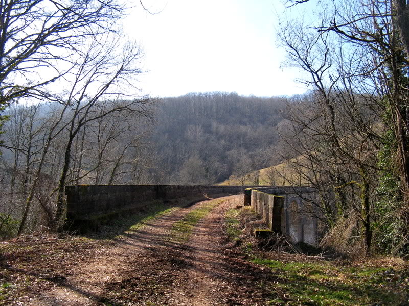 espalion - Bertholène-Espalion (Aveyron) : coup de foudre et mal au coeur... Vdegoudal