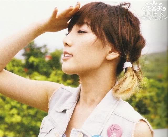 Girls'Generation - Holiday Photobook 897aabfegw1dnpkvihg5nj