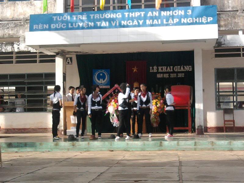 2011 - [ Hình ảnh ] Lễ khai giảng năm học 2011 - 2012 Trường THPT Số 3 An Nhơn Photo0511