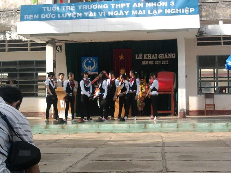 [ Hình ảnh ] Lễ khai giảng năm học 2011 - 2012 Trường THPT Số 3 An Nhơn Photo0512