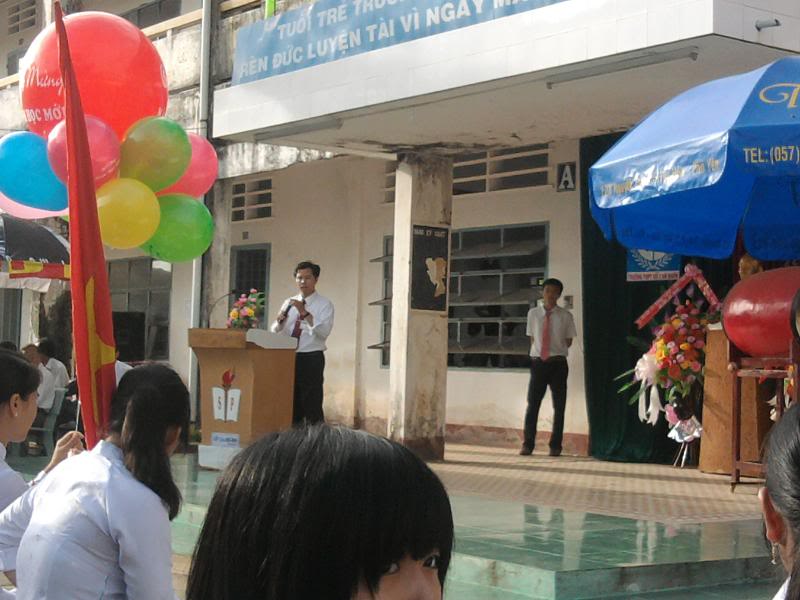 [ Hình ảnh ] Lễ khai giảng năm học 2011 - 2012 Trường THPT Số 3 An Nhơn Photo0519