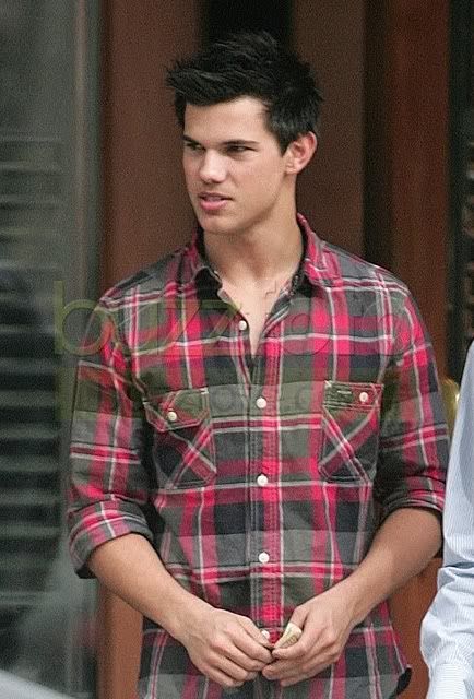 TayLor Lautner - Sayfa 4 01-10