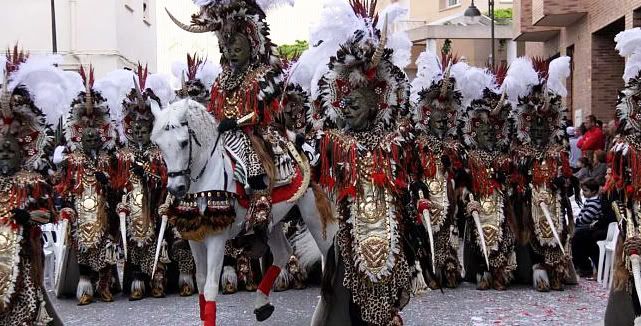 MOROS Y CRISTIANOS Moros