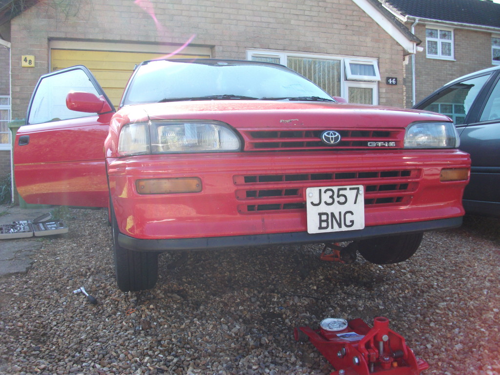 KPARRIS-JONES how to install lowering springs DSCF0391