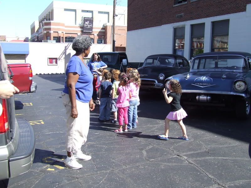 Teaching the school kids. 4th St. School.. 007-12