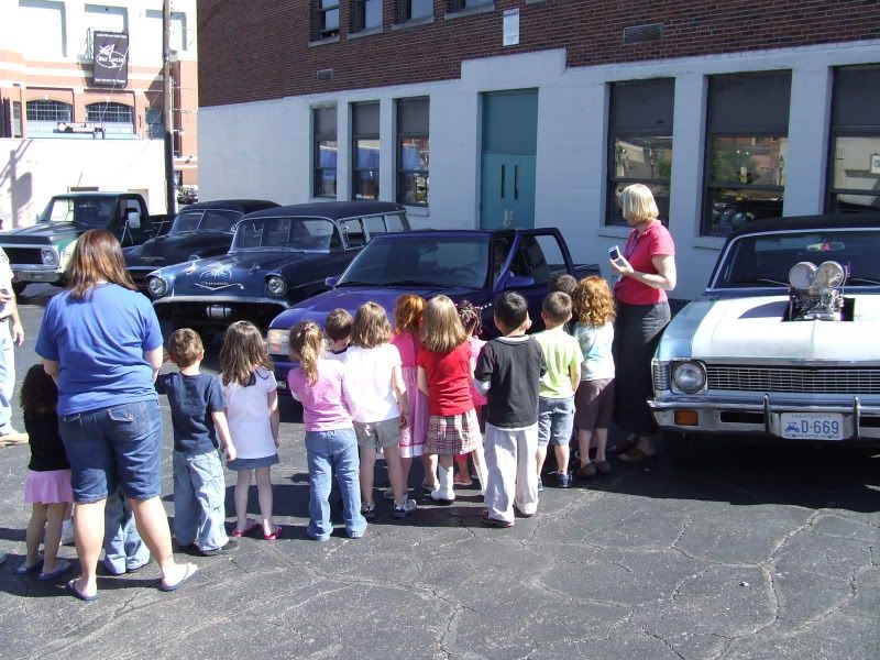 Teaching the school kids. 4th St. School.. 009-12