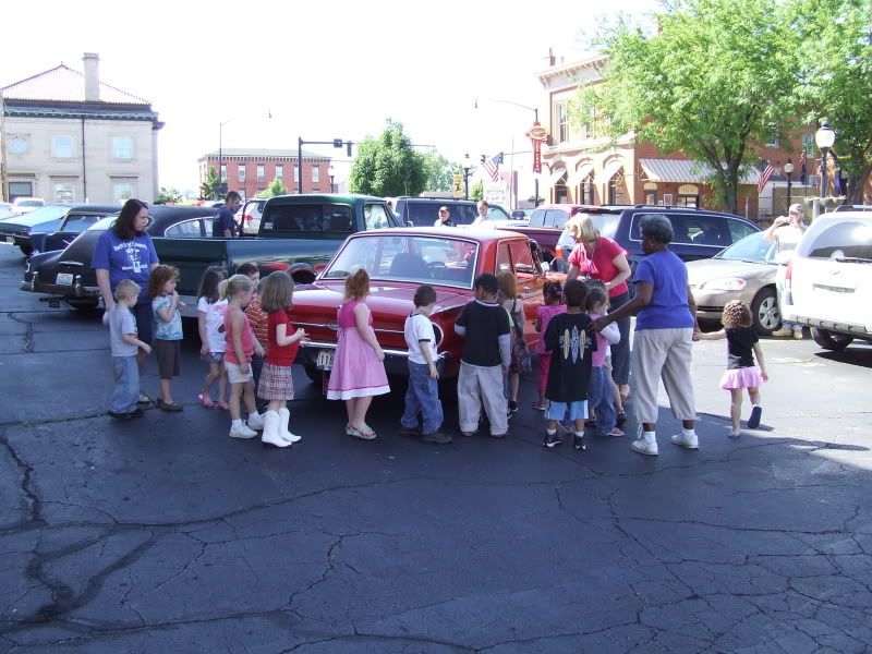 Teaching the school kids. 4th St. School.. 024-7