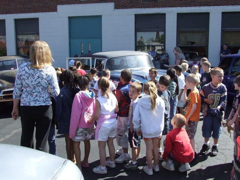 Teaching the school kids. 4th St. School.. 044-5