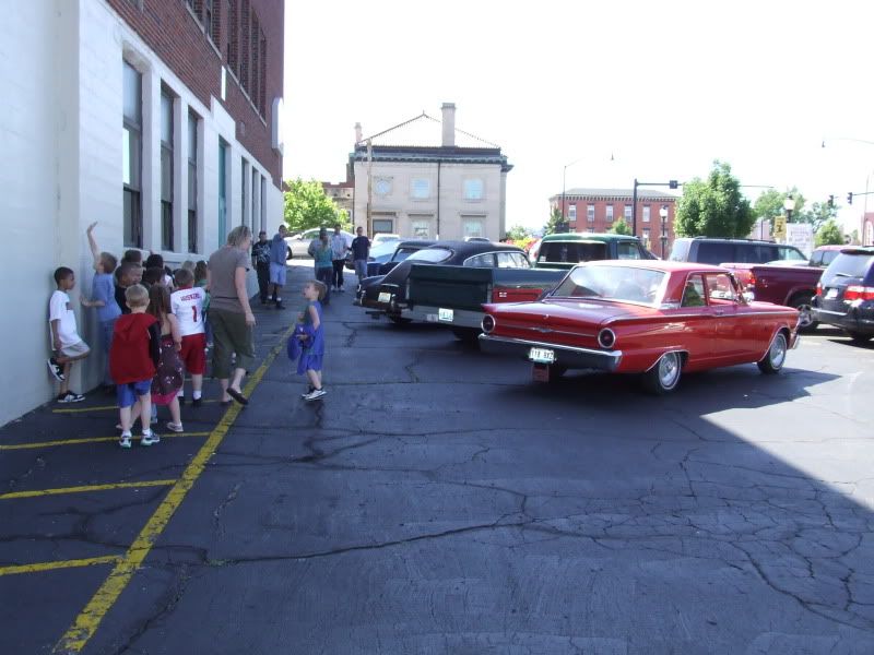 Teaching the school kids. 4th St. School.. 051-2