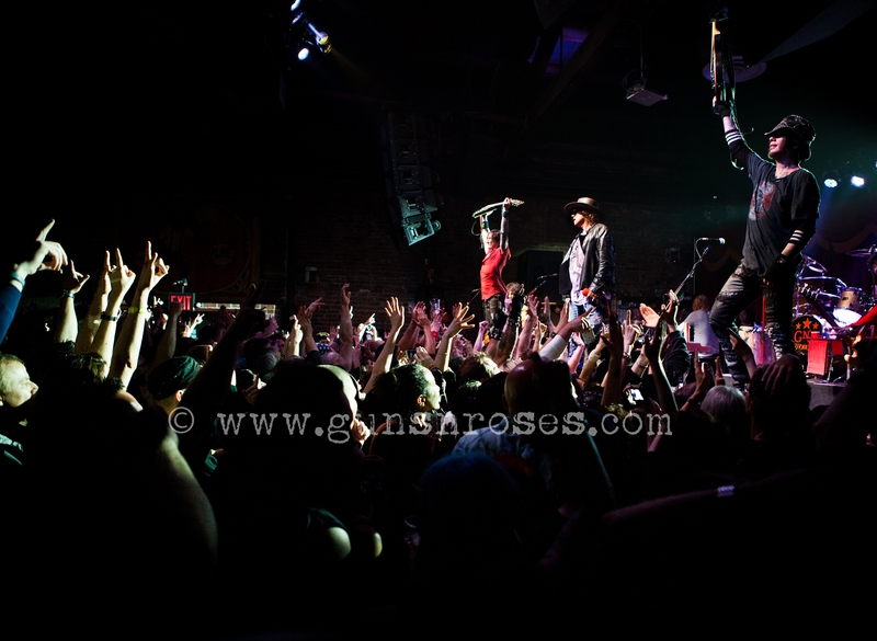 2013.06.06 - Brooklyn Bowl, New York, USA LargePdCE6Fpsnf-4d3yV3EiKlOTPs0B0wWnEB_V7MbYj4cY_zps7c01bb96