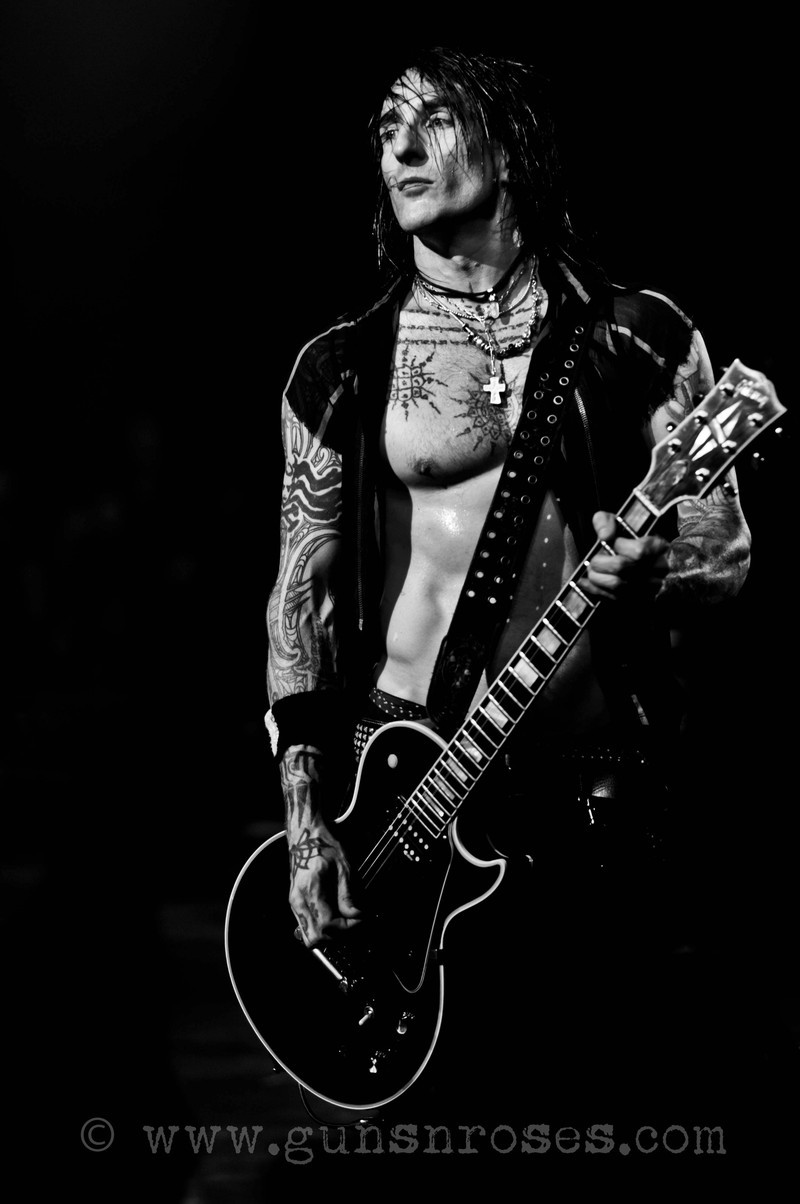 Richard Fortus LargekHT-GukdkgT2F2DFuBziJxf7IFnZtBt4m3pRMsfc0zY