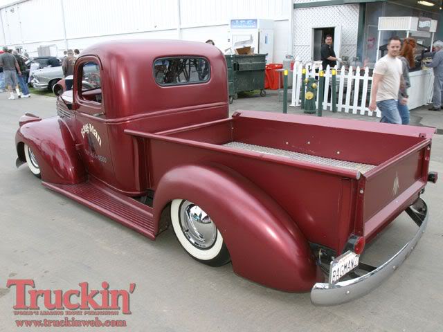 Chevy 1941 - Pick-up 0905trweb_53_zgoodguys_show_costa_mesabagman_custom_classic_truck_left_rear