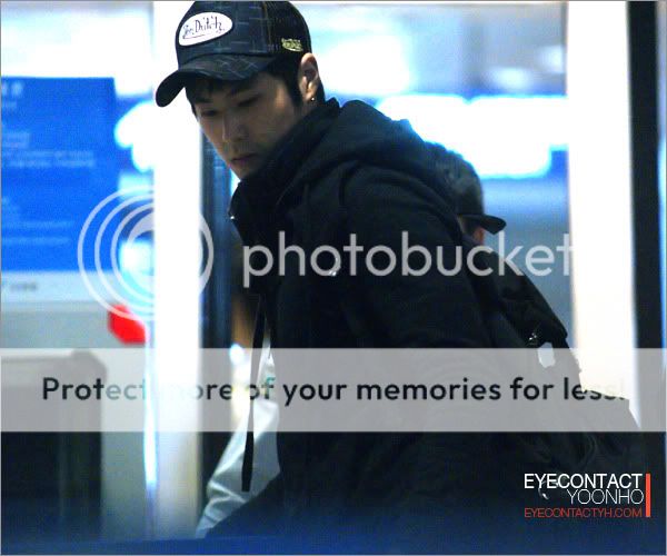 [PICS] 091125 HOMIN AT INCHEON AIRPORT 25ecyuibkk