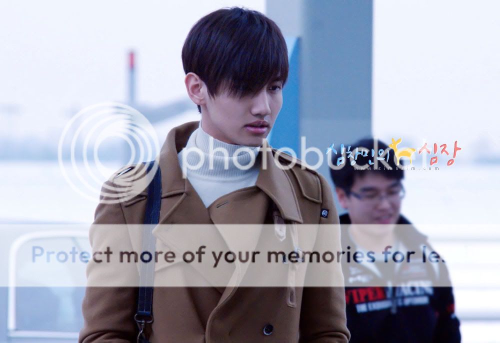 [PICS] 091125 HOMIN AT INCHEON AIRPORT 25smyuibkk3