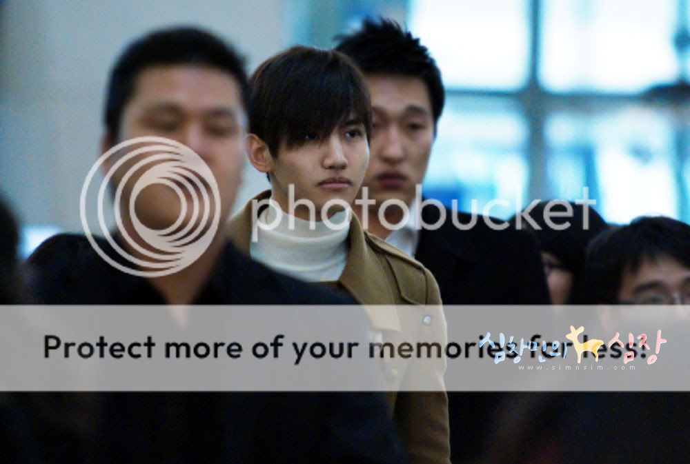 [PICS] 091125 HOMIN AT INCHEON AIRPORT 25smyuibkk7