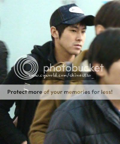 [PICS] 091125 HOMIN AT INCHEON AIRPORT 2r73sxi