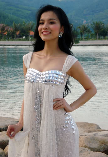 Hương Giang - Thùy Lâm - Taliana Vargas - Chloe Mortaud - Sofia Rudieva 0vnh4_3