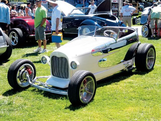 bucket  "high-tech" 0703rc_24zhot_rod_car_show