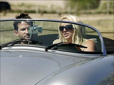 Porsche - celebridades Britney-Spears_Porsche_01