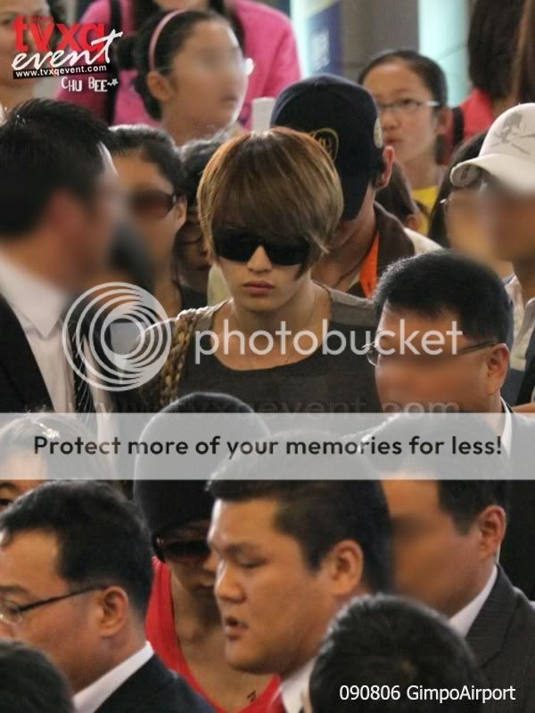 090806 Gimpo airport to Japan Tvxqevent6-1