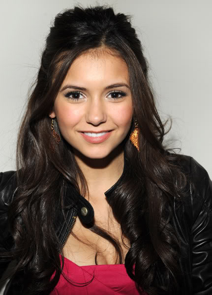 Nina Dobrev (Elena Gilbert & Katerina) Resimleri MQ_001jpg1