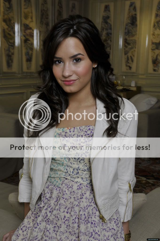 Demi Lovato 002GORGEOUS
