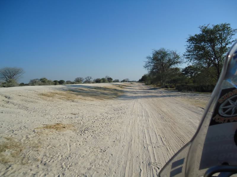 ANGOLA, de ONDJIVA ate LUANDA....  1135