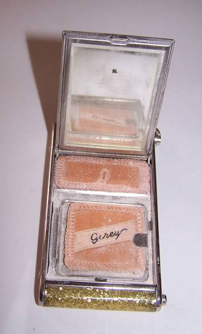 Sweetheart Compacts 02182009t-2