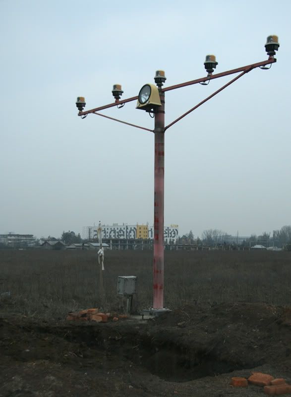 Aeroportul Bucuresti (Henri Coanda / Otopeni) - Februarie 2009 - Pagina 4 Mic_groapa