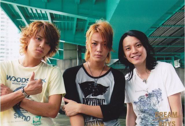 Kame at Dreamboys 2009 - Page 2 DB09groupephotosets04