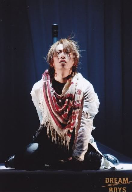 Kame at Dreamboys 2009 - Page 2 DB09liveKame05