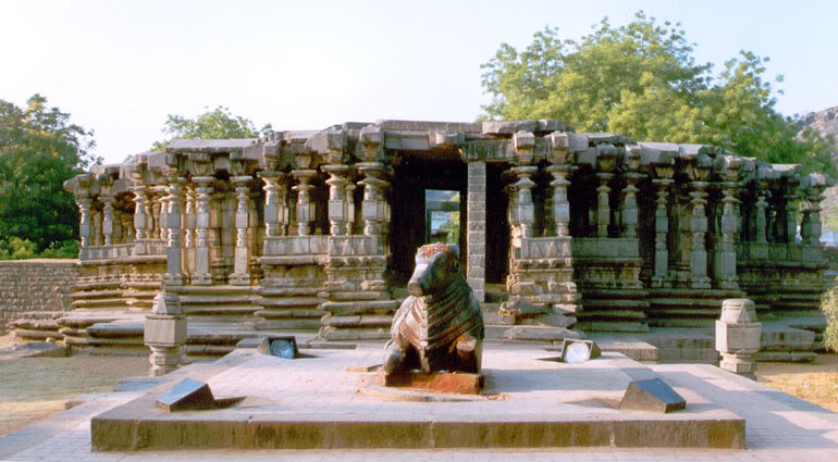 1000 தூண்கள் கொண்ட கோவில் 1000pillers-temple-3