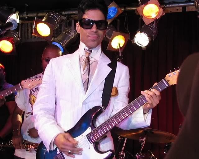 Pics: Prince and Larry Graham @ BB Kings, NYC - June  16 '10 5b29d31d