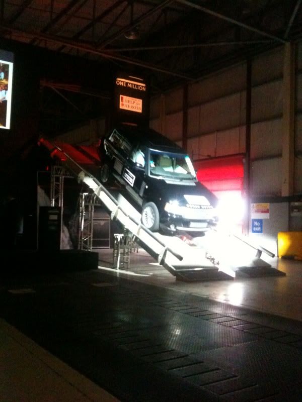 Land Rover donates its 1 millionth Range Rover to Help for Heroes! Zs