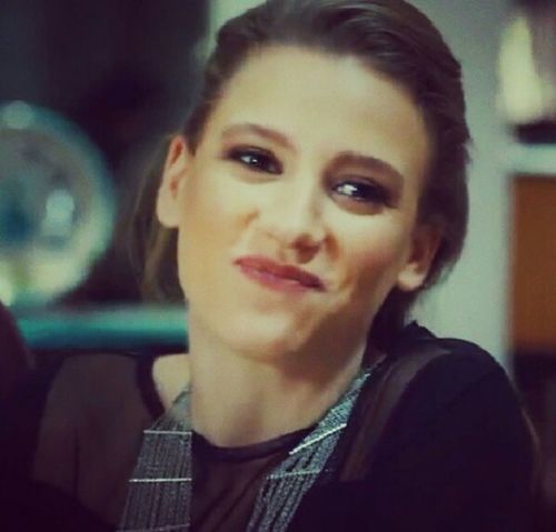 Serenay Sarikaya/სერენაი სარიკაია #6 - Page 58 A06d5fbcc181189d9f1a70234fb11702