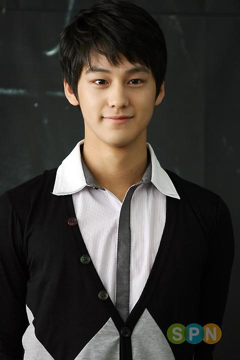 Hotboy số 1 ~~> Kim Bum ^^ 489d2bdb_kb-3207