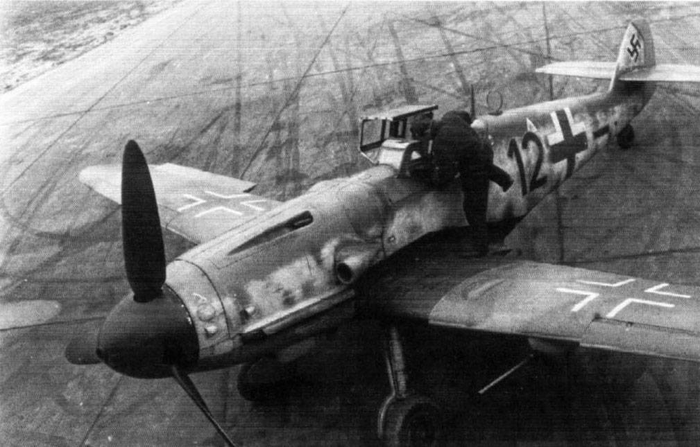 Mon G-6 en cours... Bf109G-6WNr27083ErlaSchwarze12--5JG2Heinz-HunigDPJC-Juvincourt-France-1943-03_zpsb11b2546