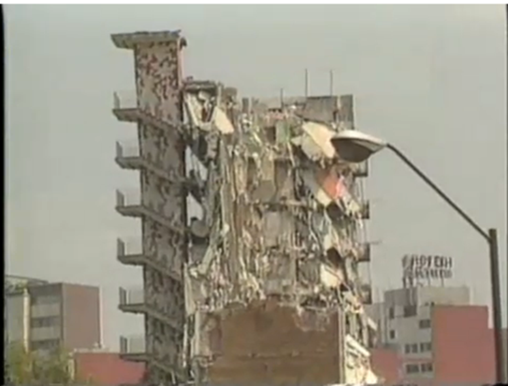 SORPRENDENTES, E INEDITAS FOTOS DEL TERREMOTO DE 1985 Multifamiliar