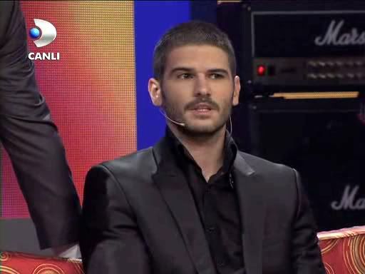 Tolgahan    Sayisman - Pagina 6 BeyazShow06112009ByYiGiTTCDavi_0-64