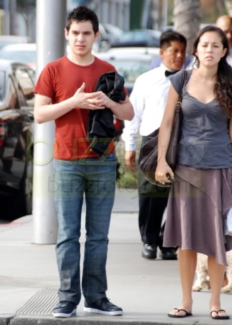 David spotted in Los Angeles David-archuleta-leaves-il-pastaio-3