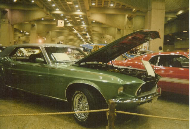 Vielles photos d'exposition intérieur au Québec - Page 5 69GrandBernardMessi1981salondelauto