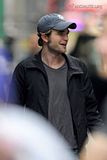 "Remember Me" ... dernières news. - Page 3 Th_gallery_enlarged-robertpattinson-70