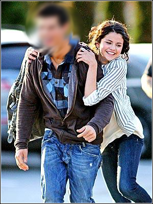 La Squadra Rossonera Selena-gomez-and-taylor-lautner-10927834783